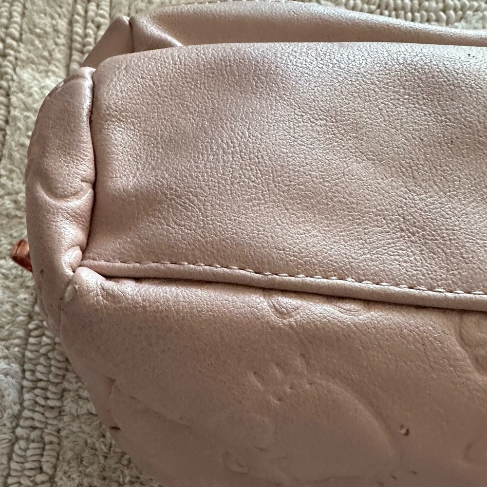 Women’s Loungefly loves Hello Kitty Purse - Picture 6 of 16